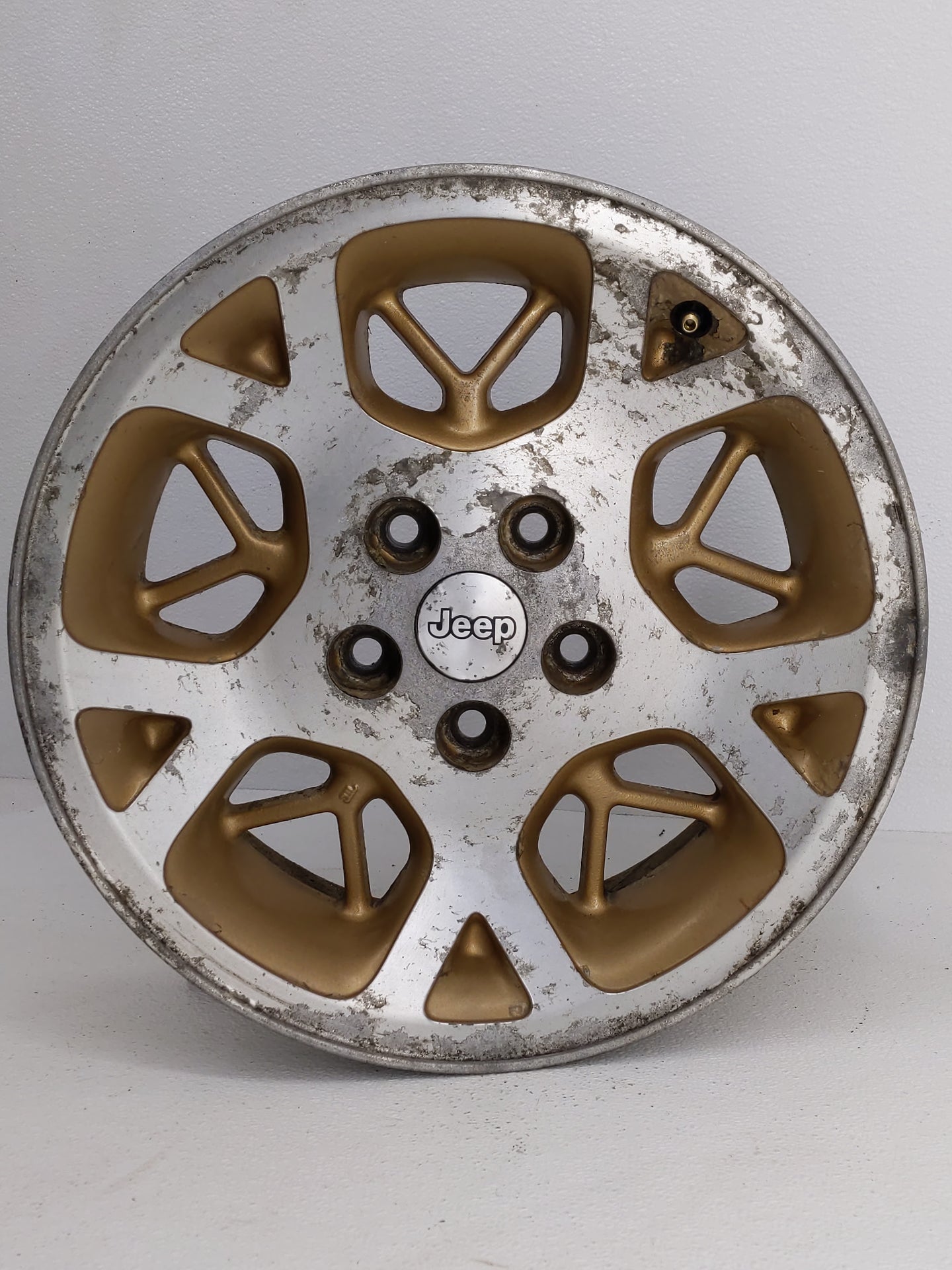 1996-1998 Jeep Grand Cherokee Oem Wheel Rim - Oemusedautoparts1.com