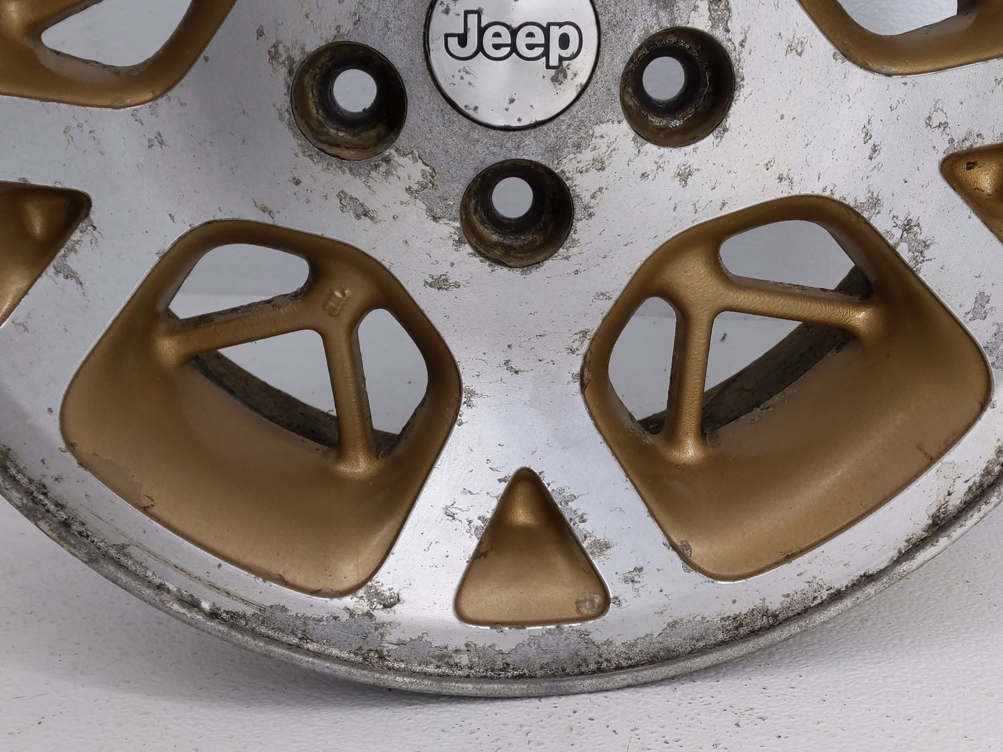 1996-1998 Jeep Grand Cherokee Oem Wheel Rim - Oemusedautoparts1.com
