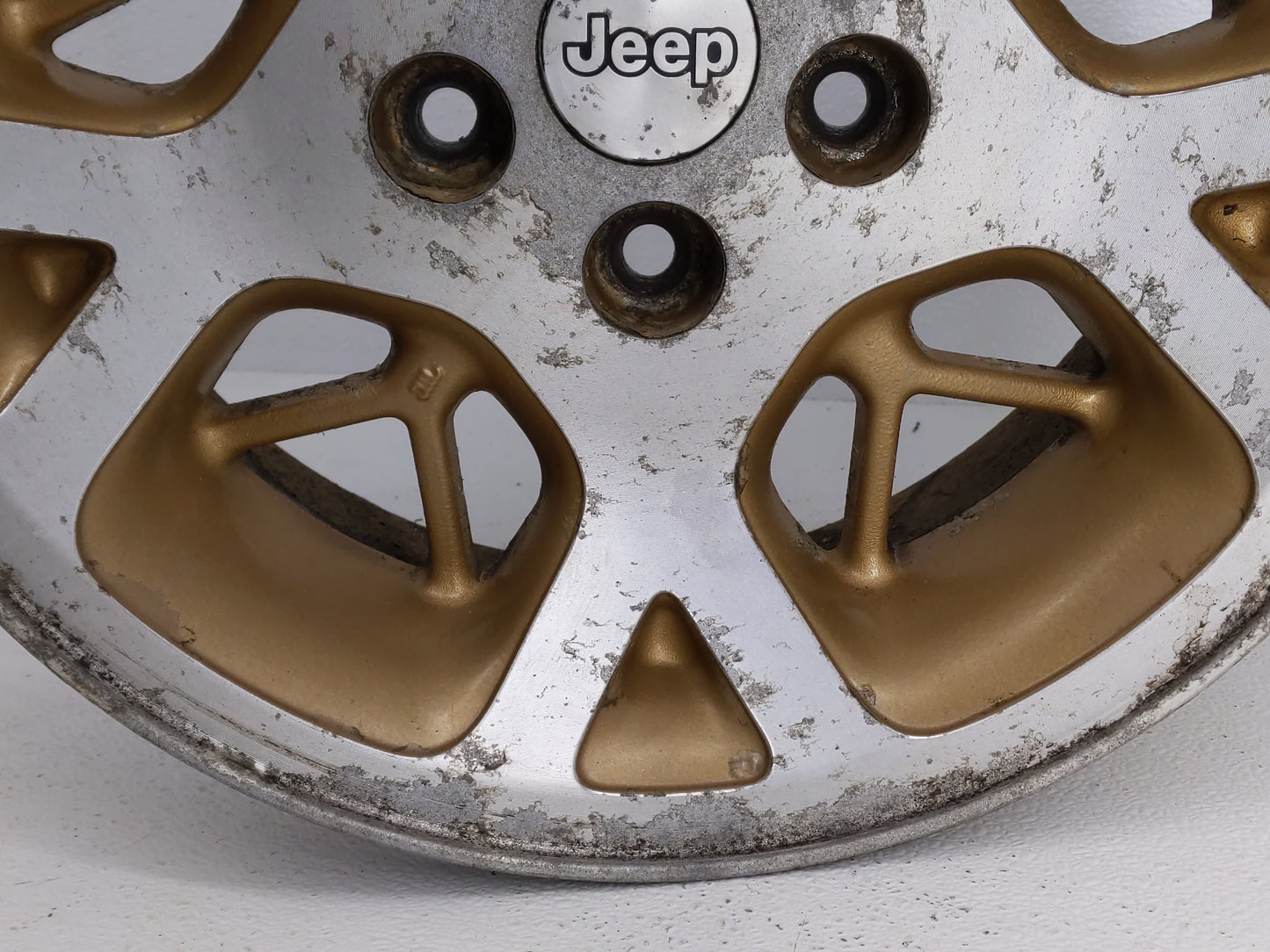 1996-1998 Jeep Grand Cherokee Oem Wheel Rim - Oemusedautoparts1.com