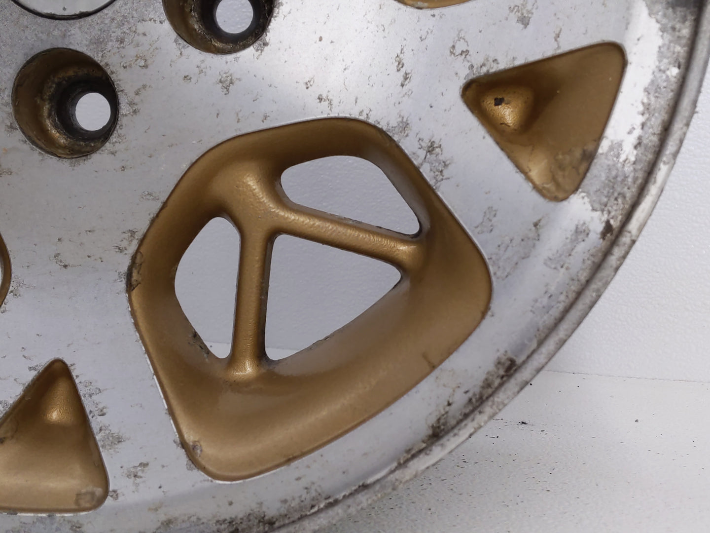 1996-1998 Jeep Grand Cherokee Oem Wheel Rim - Oemusedautoparts1.com