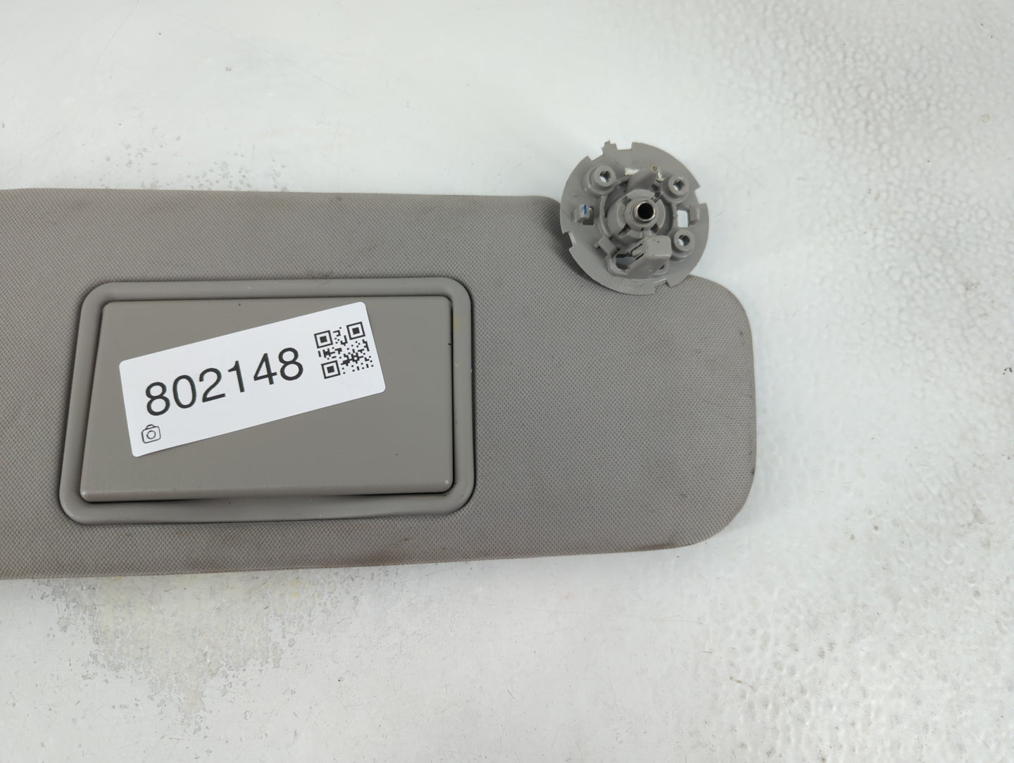 2010-2017 Chevrolet Equinox Sun Visor Shade Replacement Passenger Right Mirror Fits Fits 2010 2011 2012 2013 2014 2015 2016 2017 OEM Used Auto Parts - Oemusedautoparts1.com