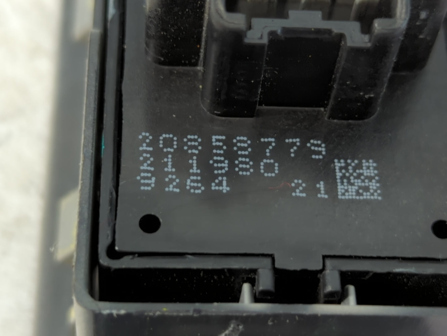 2010-2013 Buick Lacrosse Master Power Window Switch Replacement Driver Side Left P/N:211980 20858779 Fits OEM Used Auto Parts - Oemusedautoparts1.com