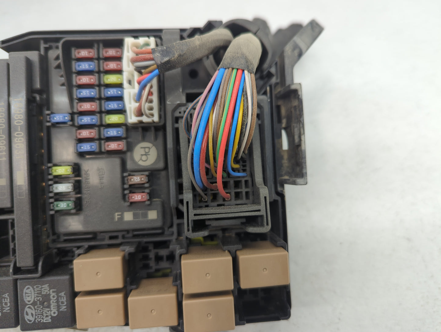 2019 Hyundai Elantra Fusebox Fuse Box Panel Relay Module Fits OEM Used Auto Parts - Oemusedautoparts1.com