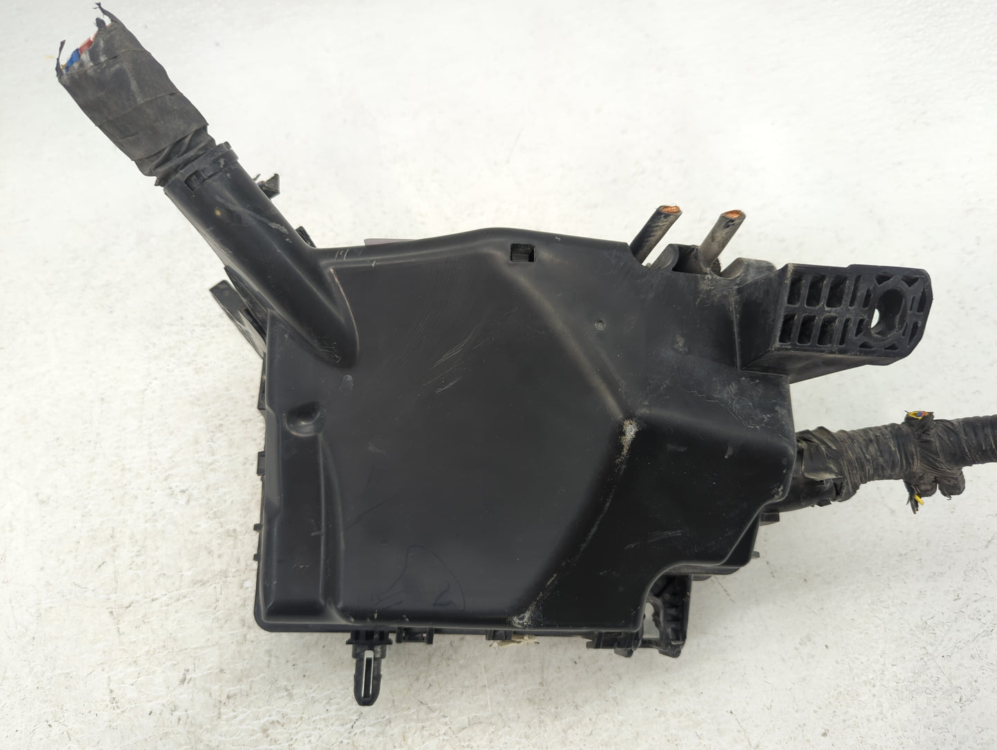 2019 Hyundai Elantra Fusebox Fuse Box Panel Relay Module Fits OEM Used Auto Parts - Oemusedautoparts1.com