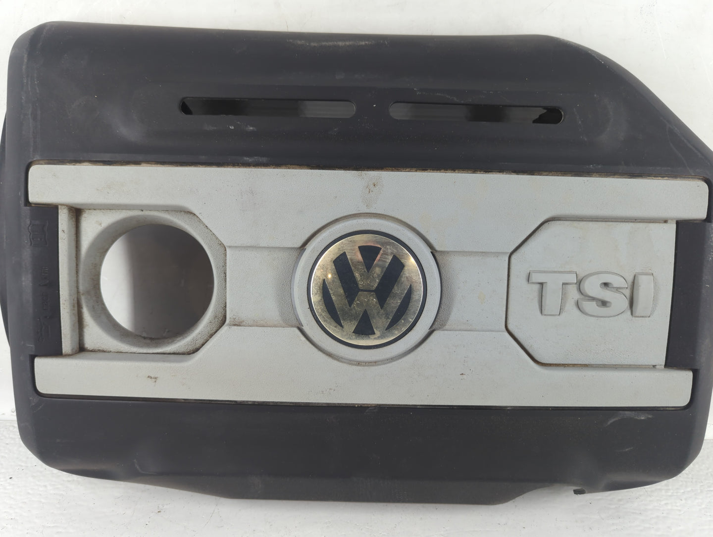 2009 Volkswagen Passat Engine Cover - Oemusedautoparts1.com