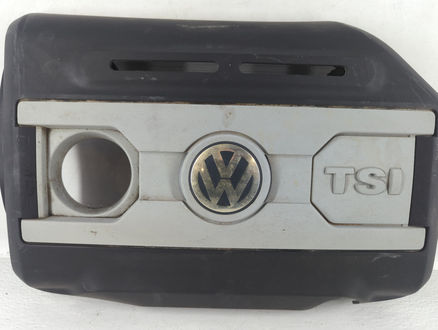 2009 Volkswagen Passat Engine Cover - Oemusedautoparts1.com