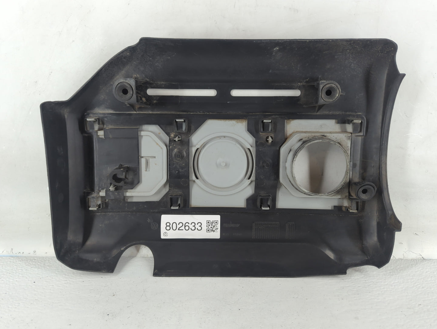 2009 Volkswagen Passat Engine Cover - Oemusedautoparts1.com