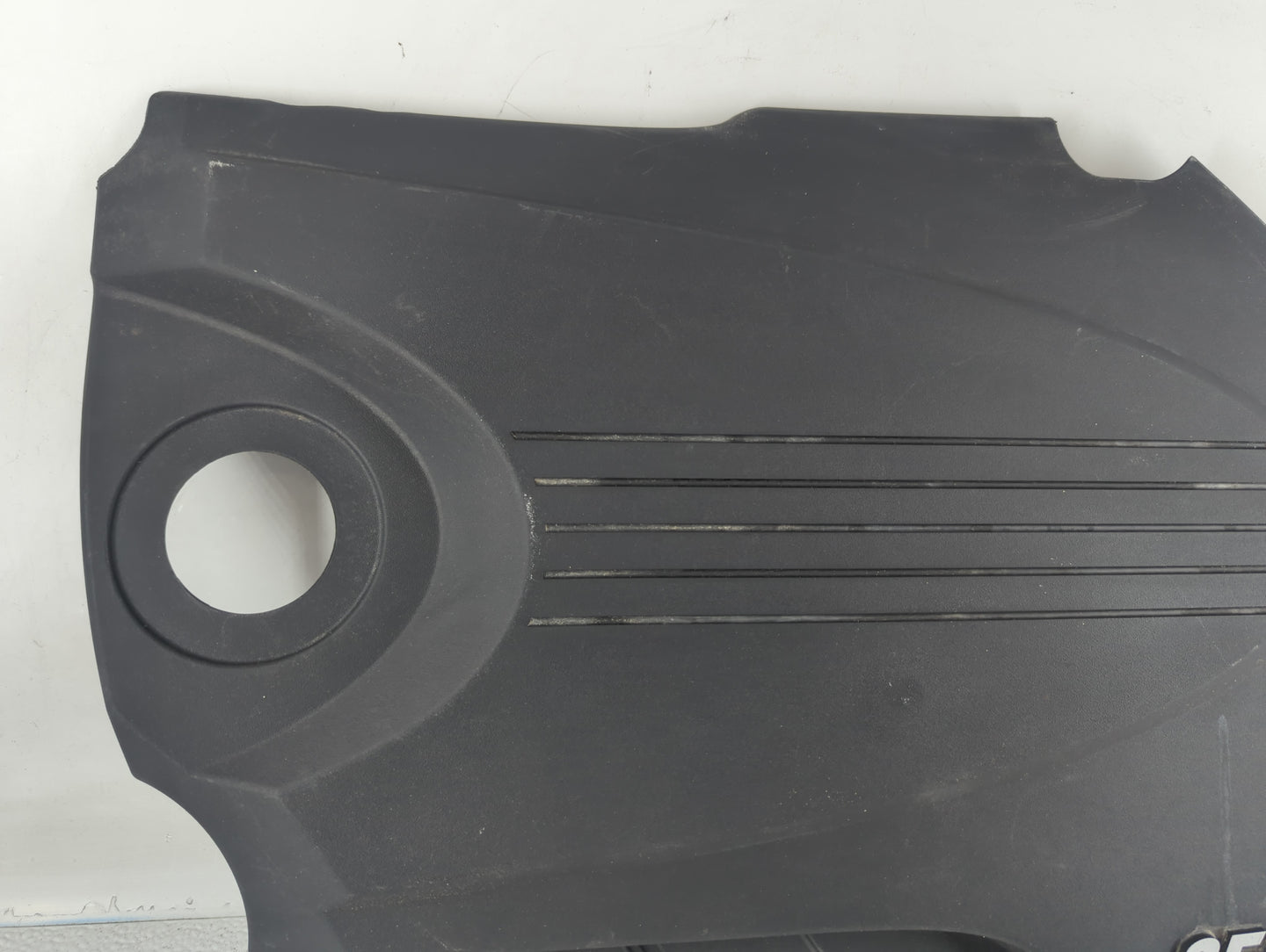 2011 Chevrolet Impala Engine Cover - Oemusedautoparts1.com