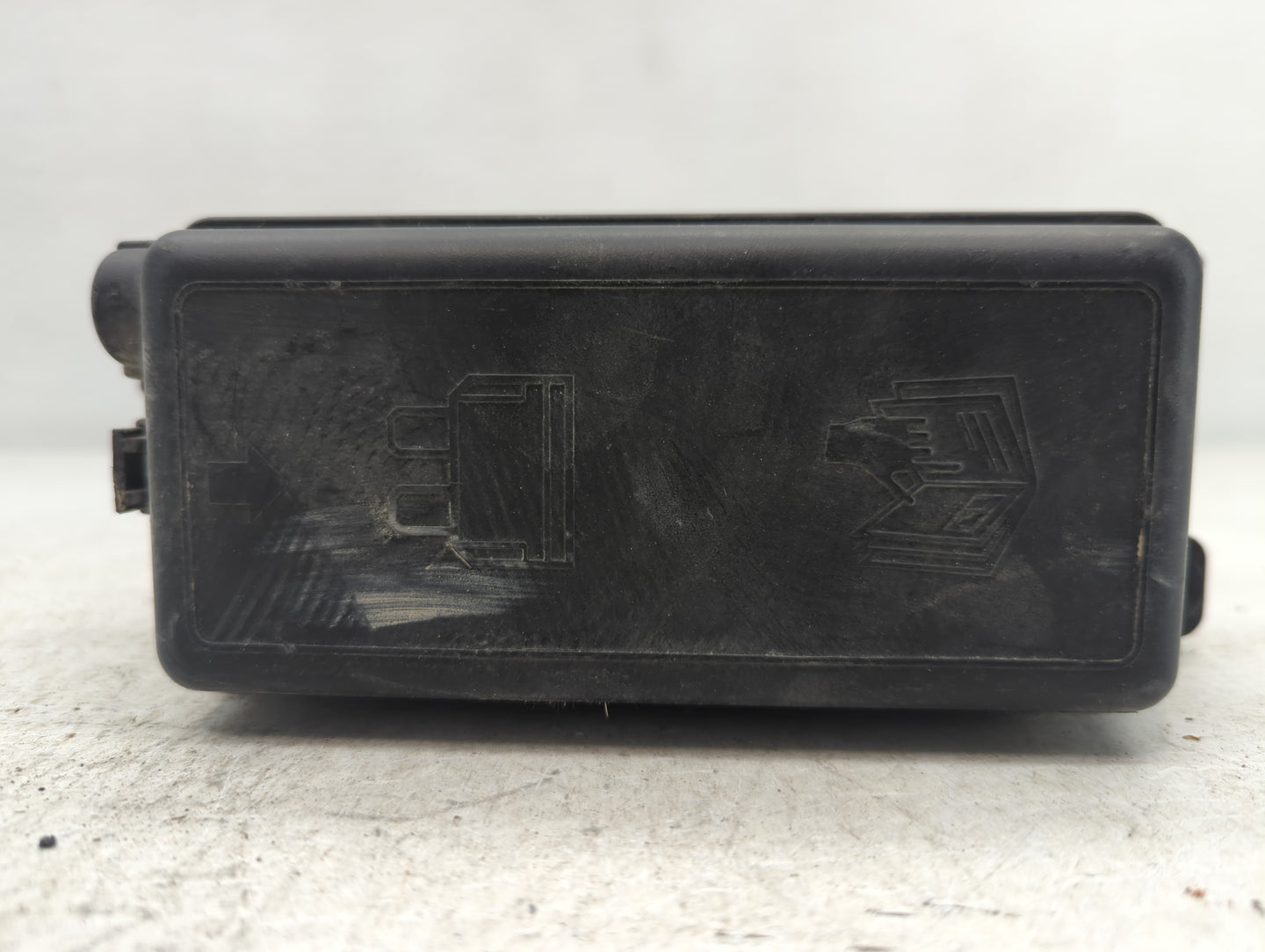 2010-2011 Mini Cooper Fusebox Fuse Box Panel Relay Module P/N:9213372-01 Fits Fits 2010 2011 OEM Used Auto Parts - Oemusedautoparts1.com