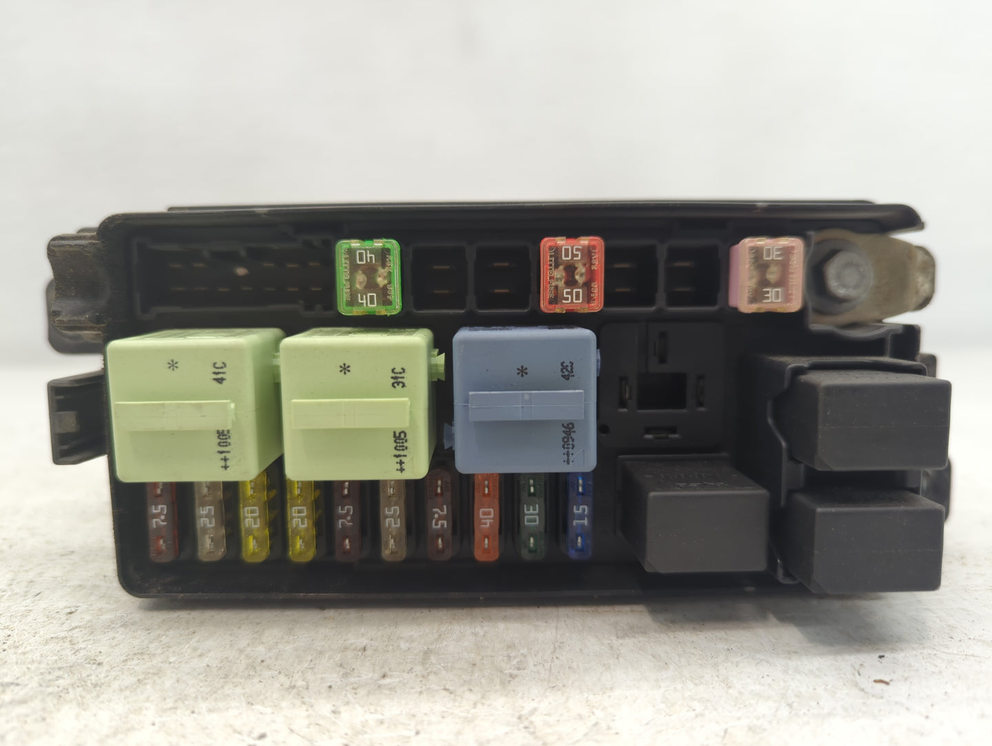 2010-2011 Mini Cooper Fusebox Fuse Box Panel Relay Module P/N:9213372-01 Fits Fits 2010 2011 OEM Used Auto Parts - Oemusedautoparts1.com