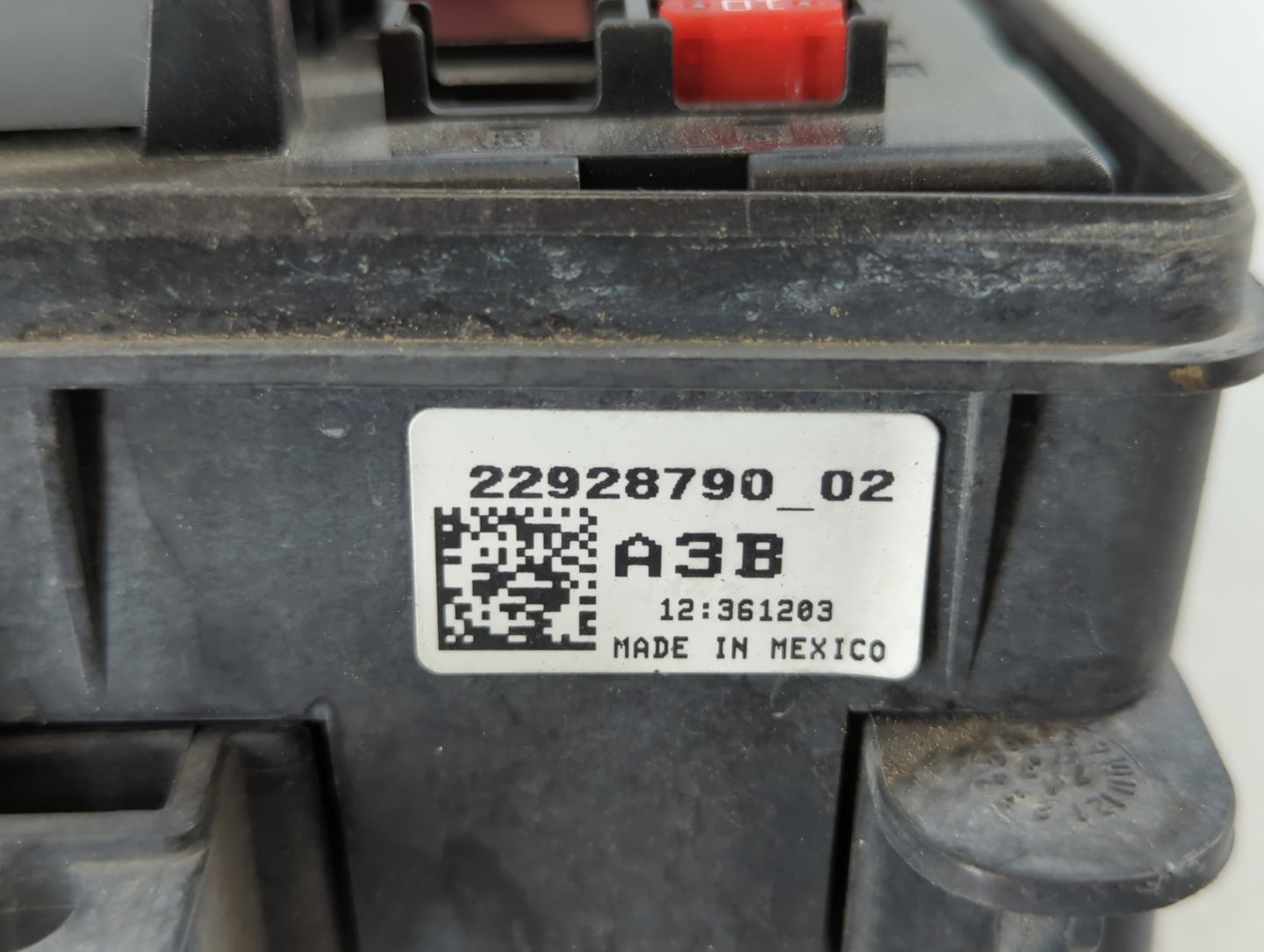 2013 Buick Regal Fusebox Fuse Box Panel Relay Module P/N:22928790-02 Fits OEM Used Auto Parts - Oemusedautoparts1.com