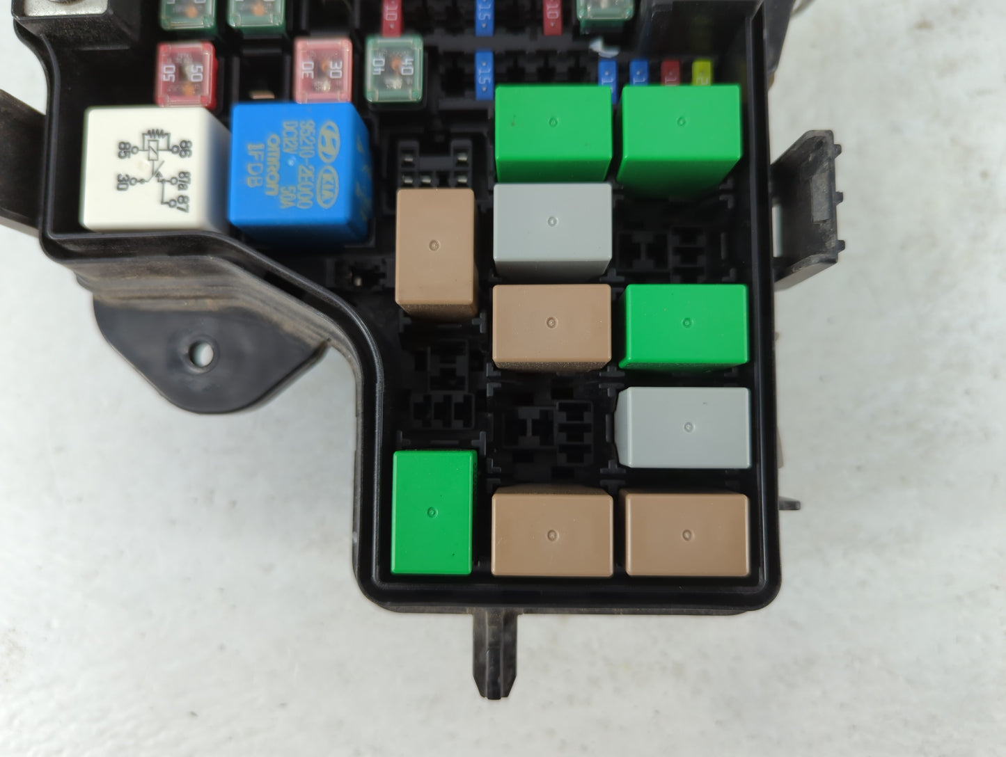2012-2014 Hyundai Veloster Fusebox Fuse Box Panel Relay Module P/N:91207 2V375 Fits Fits 2012 2013 2014 OEM Used Auto Parts - Oemusedautoparts1.com