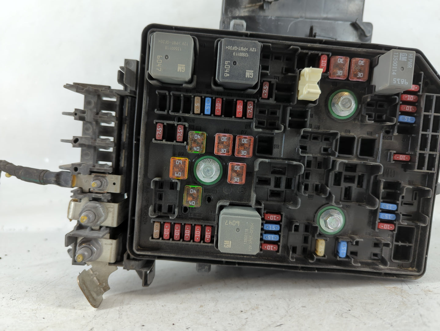 2016-2018 Chevrolet Volt Fusebox Fuse Box Panel Relay Module P/N:84240071 Fits Fits 2016 2017 2018 OEM Used Auto Parts - Oemusedautoparts1.com