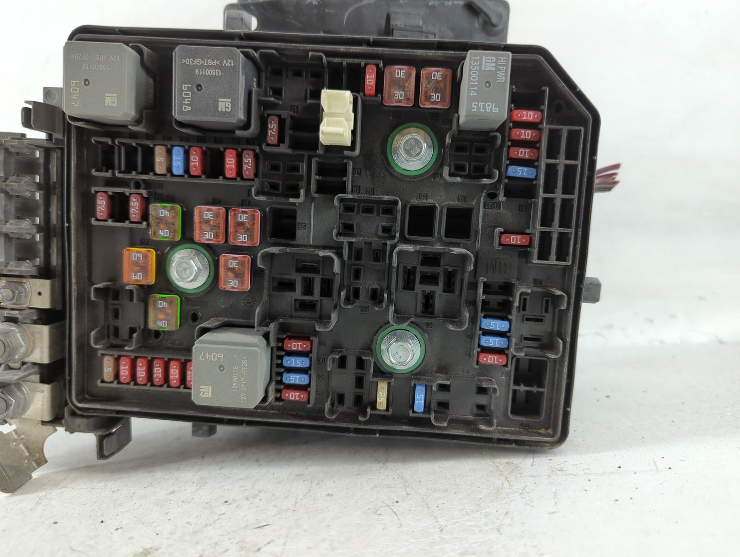 2016-2018 Chevrolet Volt Fusebox Fuse Box Panel Relay Module P/N:84240071 Fits Fits 2016 2017 2018 OEM Used Auto Parts - Oemusedautoparts1.com