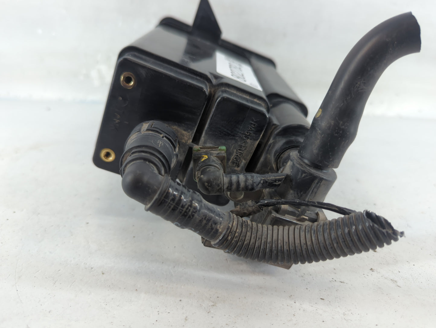 1994 Ford Ranger Fuel Vapor Charcoal Canister - Oemusedautoparts1.com