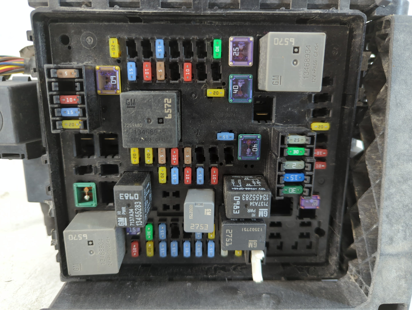 2017-2019 Cadillac Xt5 Fusebox Fuse Box Panel Relay Module P/N:13455283 Fits Fits 2017 2018 2019 OEM Used Auto Parts - Oemusedautoparts1.com