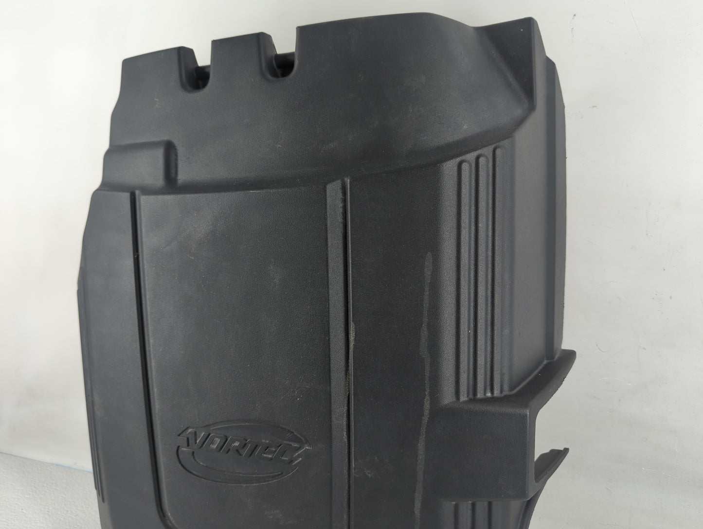 2009 Gmc Sierra 2500 Engine Cover - Oemusedautoparts1.com