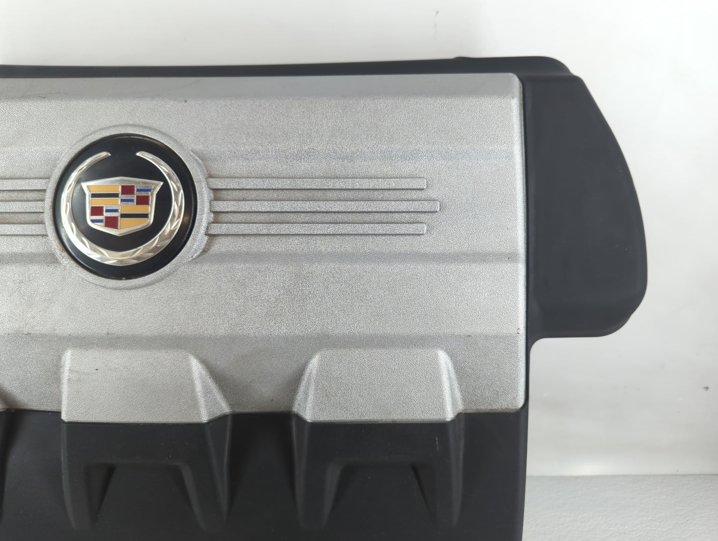 2010 Cadillac Srx Engine Cover - Oemusedautoparts1.com