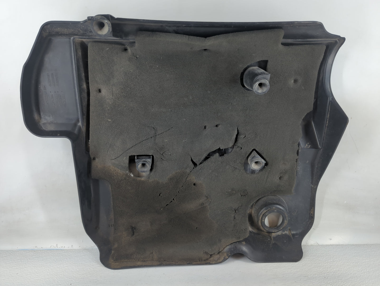 2010 Cadillac Srx Engine Cover - Oemusedautoparts1.com