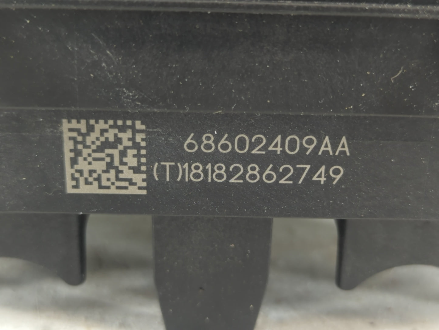 2021-2022 Jeep Grand Cherokee Chassis Control Module Ccm Bcm Body Control - Oemusedautoparts1.com