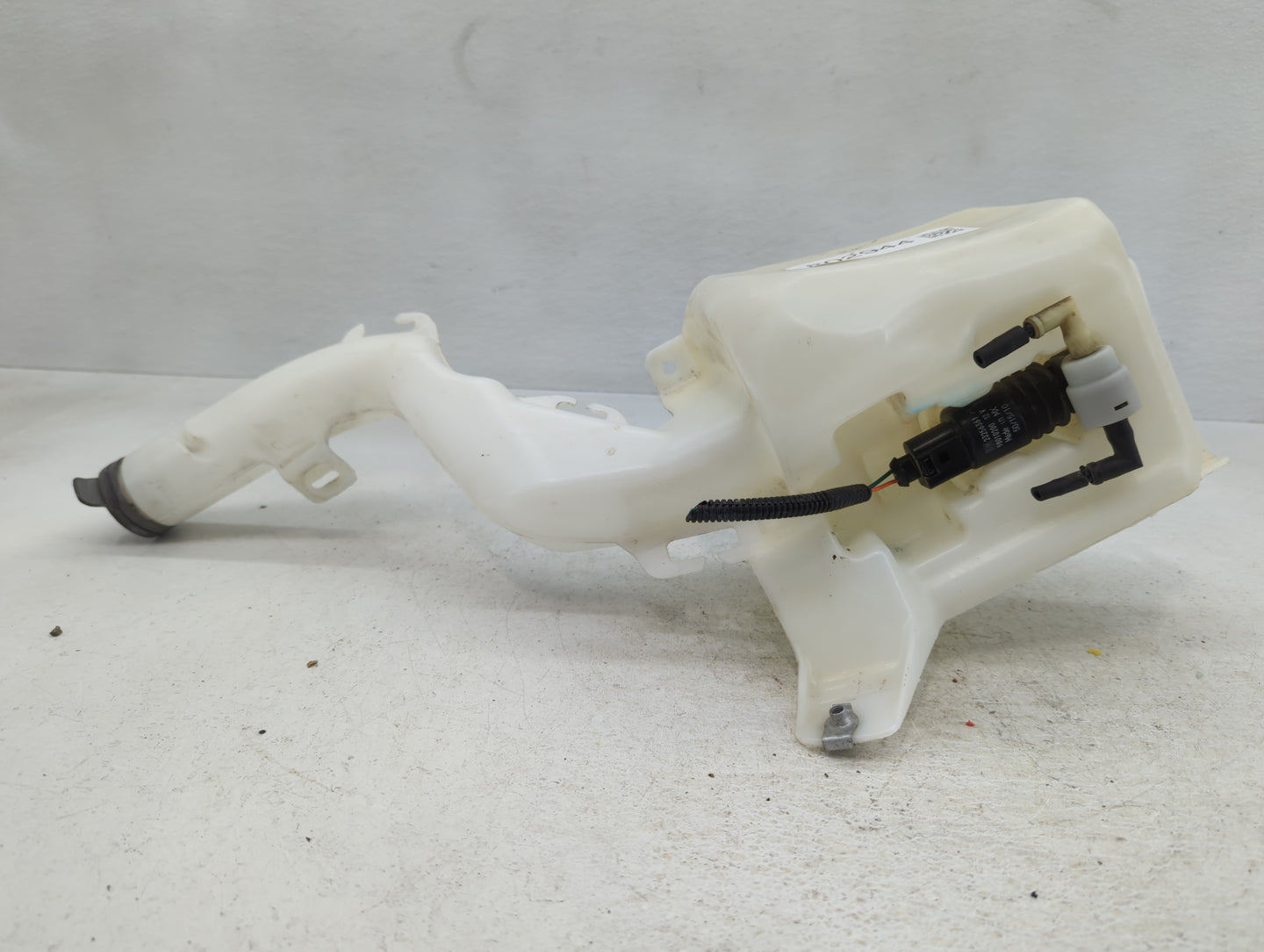 2010-2017 Gmc Terrain Windshield Washer Fluid Reservoir Bottle Oem - Oemusedautoparts1.com