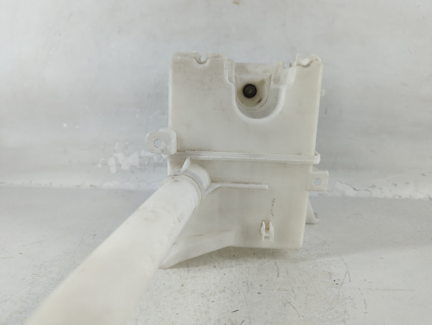 2012-2019 Chevrolet Sonic Windshield Washer Fluid Reservoir Bottle Oem - Oemusedautoparts1.com