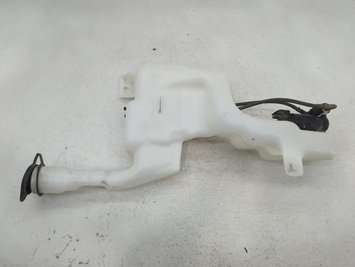2011-2019 Ford Fiesta Windshield Washer Fluid Reservoir Bottle Oem - Oemusedautoparts1.com