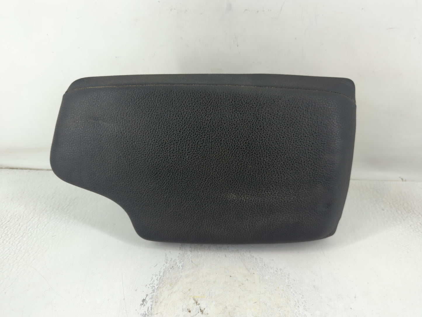 2018 Bmw 320i Center Console Armrest Cover Lid Fits OEM Used Auto Parts - Oemusedautoparts1.com