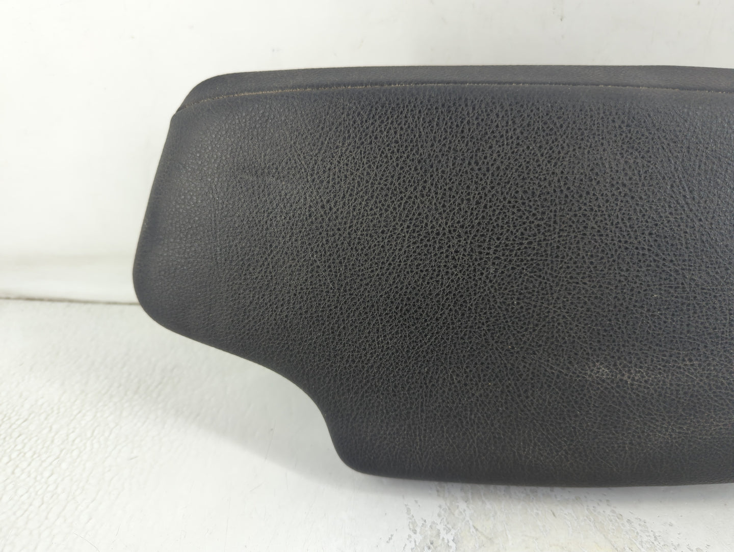 2018 Bmw 320i Center Console Armrest Cover Lid Fits OEM Used Auto Parts - Oemusedautoparts1.com