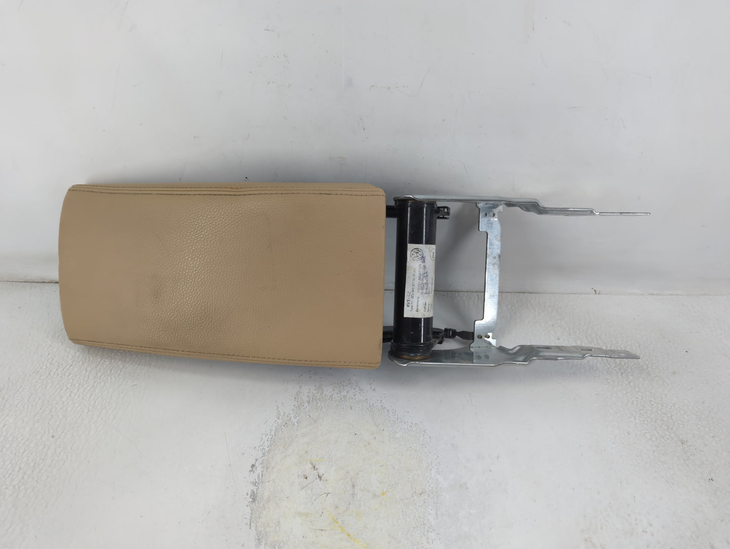 2009 Volkswagen Passat Center Console Armrest Cover Lid P/N:1141224 3C0 864 207 M Fits OEM Used Auto Parts - Oemusedautoparts1.com