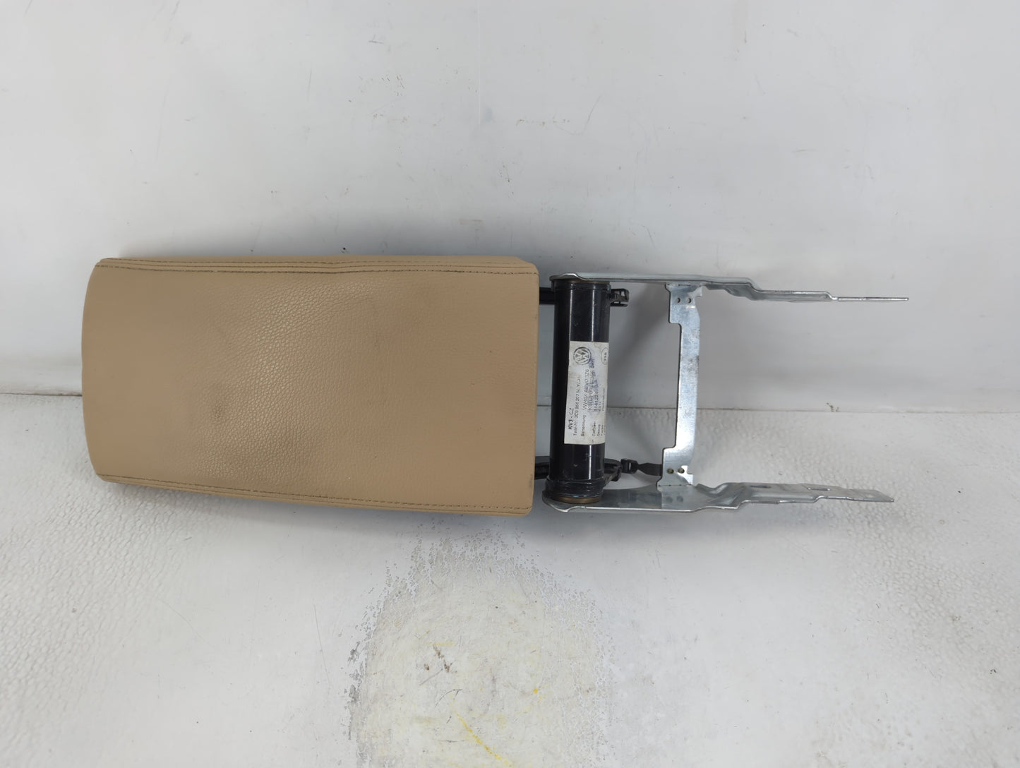 2009 Volkswagen Passat Center Console Armrest Cover Lid P/N:1141224 3C0 864 207 M Fits OEM Used Auto Parts - Oemusedautoparts1.com