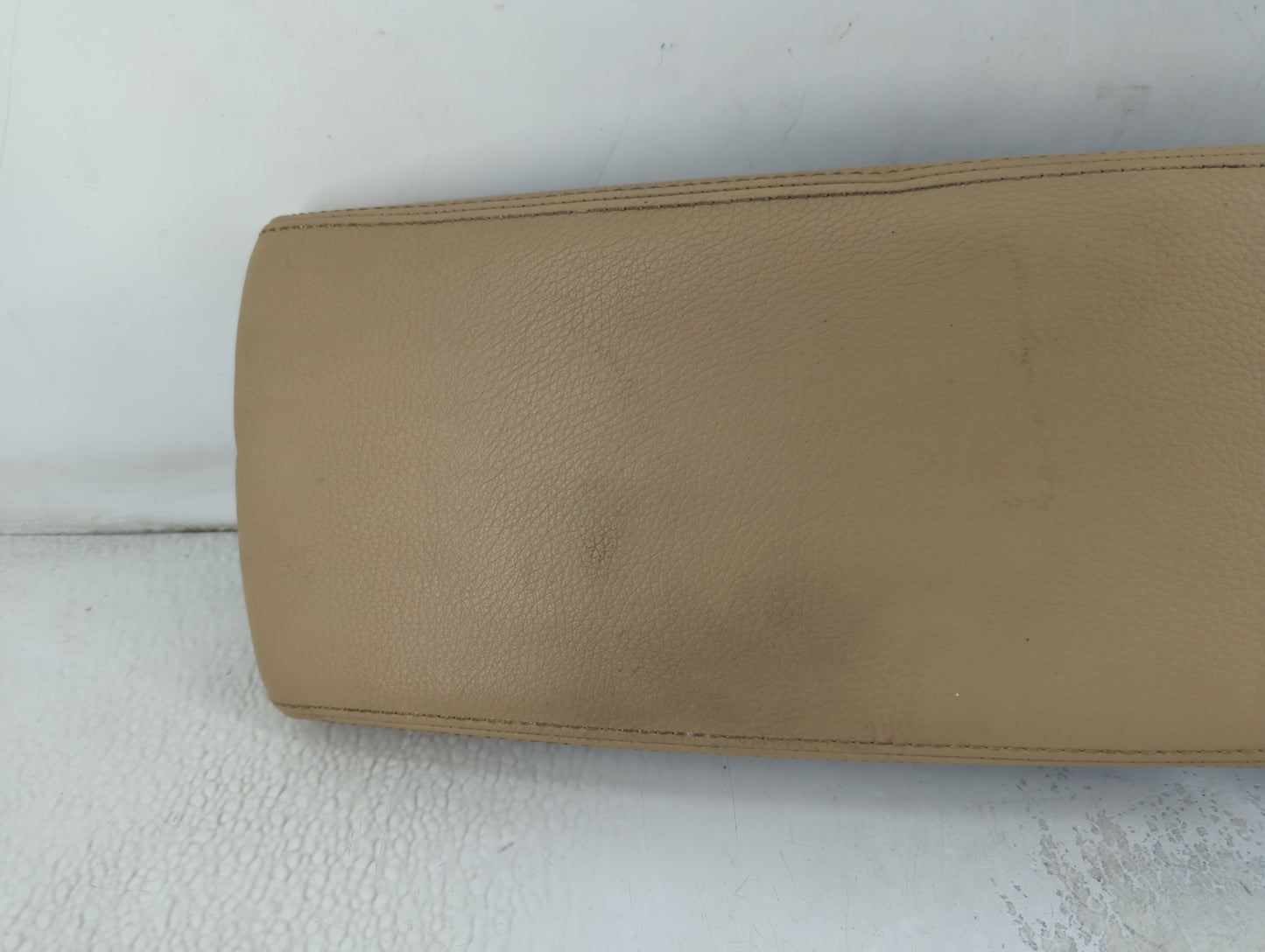 2009 Volkswagen Passat Center Console Armrest Cover Lid P/N:1141224 3C0 864 207 M Fits OEM Used Auto Parts - Oemusedautoparts1.com