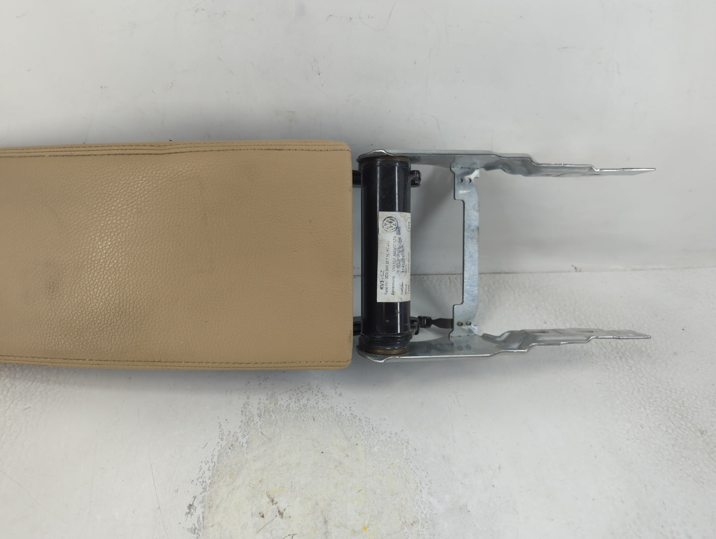 2009 Volkswagen Passat Center Console Armrest Cover Lid P/N:1141224 3C0 864 207 M Fits OEM Used Auto Parts - Oemusedautoparts1.com