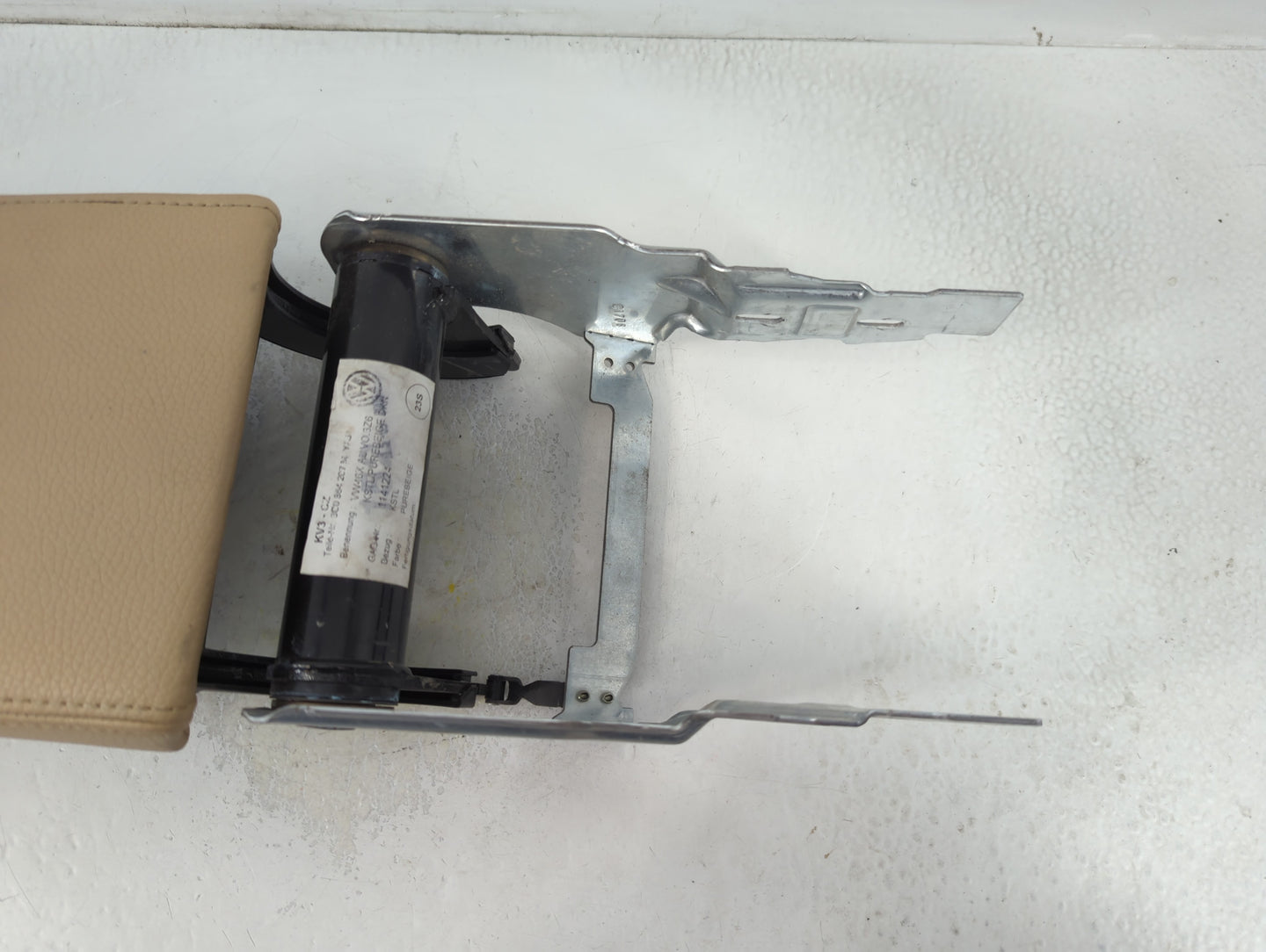 2009 Volkswagen Passat Center Console Armrest Cover Lid P/N:1141224 3C0 864 207 M Fits OEM Used Auto Parts - Oemusedautoparts1.com
