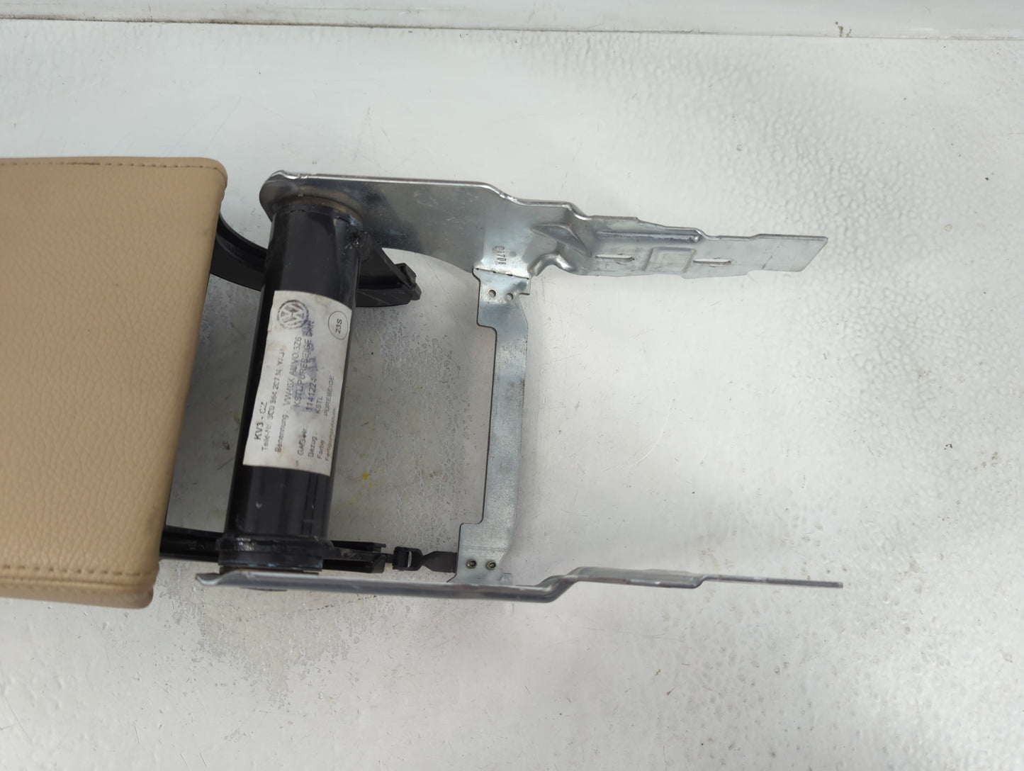 2009 Volkswagen Passat Center Console Armrest Cover Lid P/N:1141224 3C0 864 207 M Fits OEM Used Auto Parts - Oemusedautoparts1.com