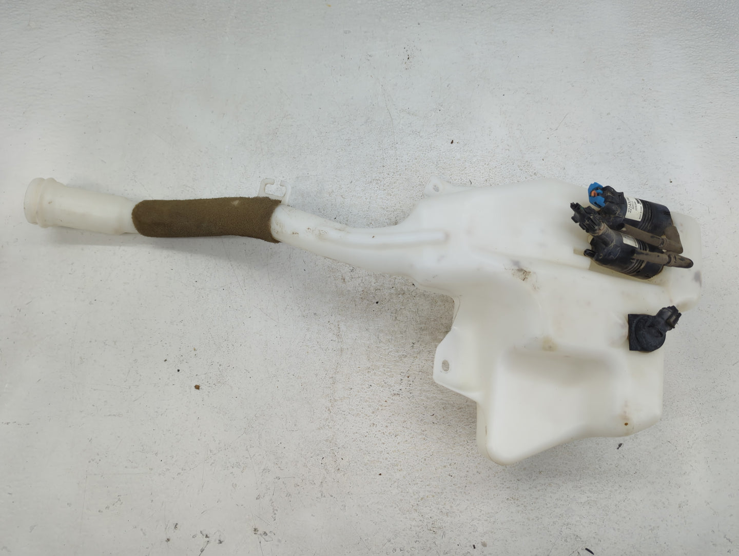 Chevrolet Traverse Windshield Washer Fluid Reservoir Bottle Oem - Oemusedautoparts1.com