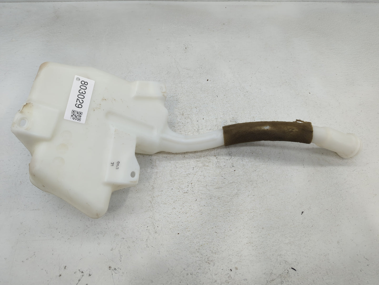 Chevrolet Traverse Windshield Washer Fluid Reservoir Bottle Oem - Oemusedautoparts1.com