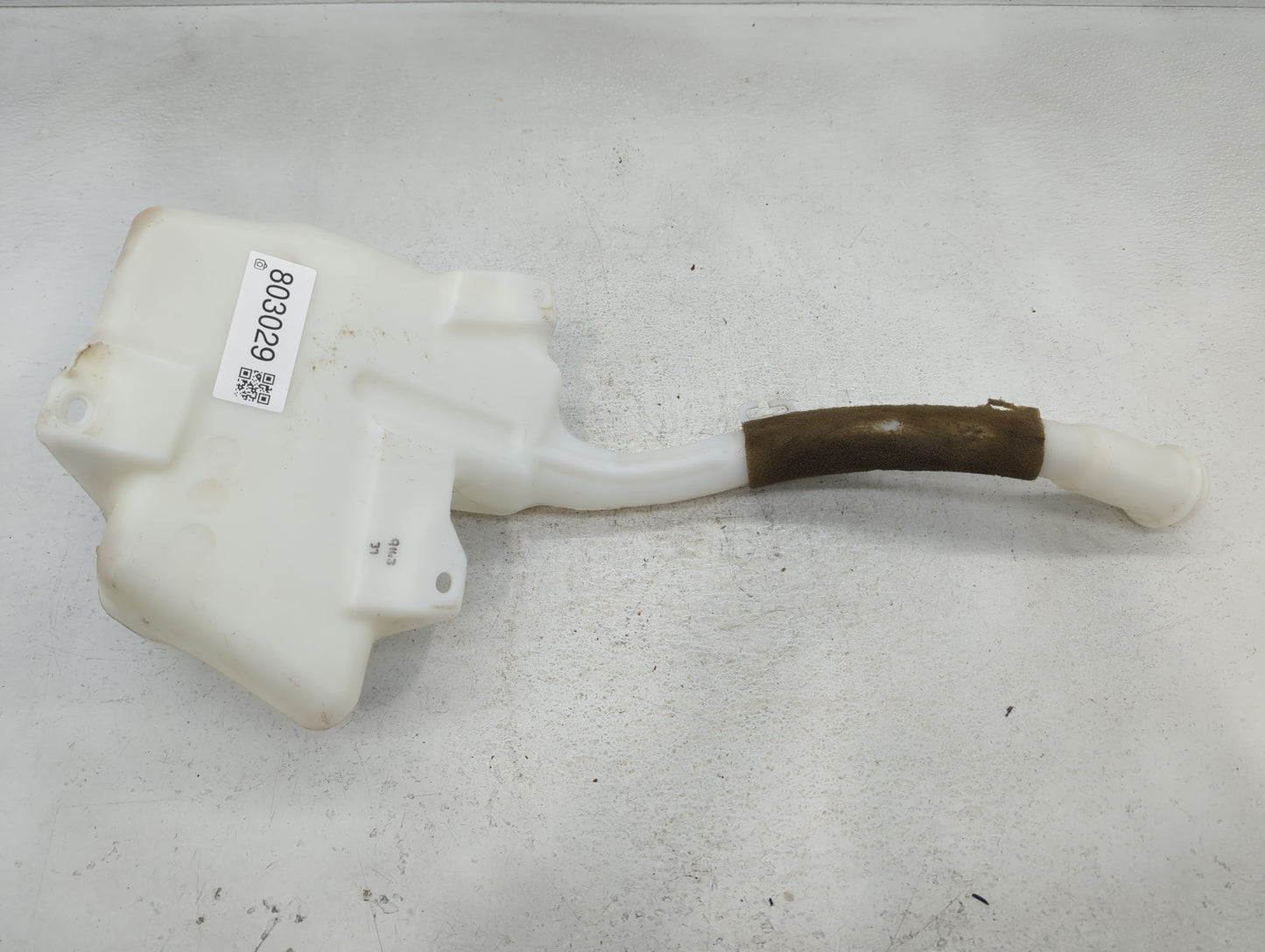 Chevrolet Traverse Windshield Washer Fluid Reservoir Bottle Oem - Oemusedautoparts1.com