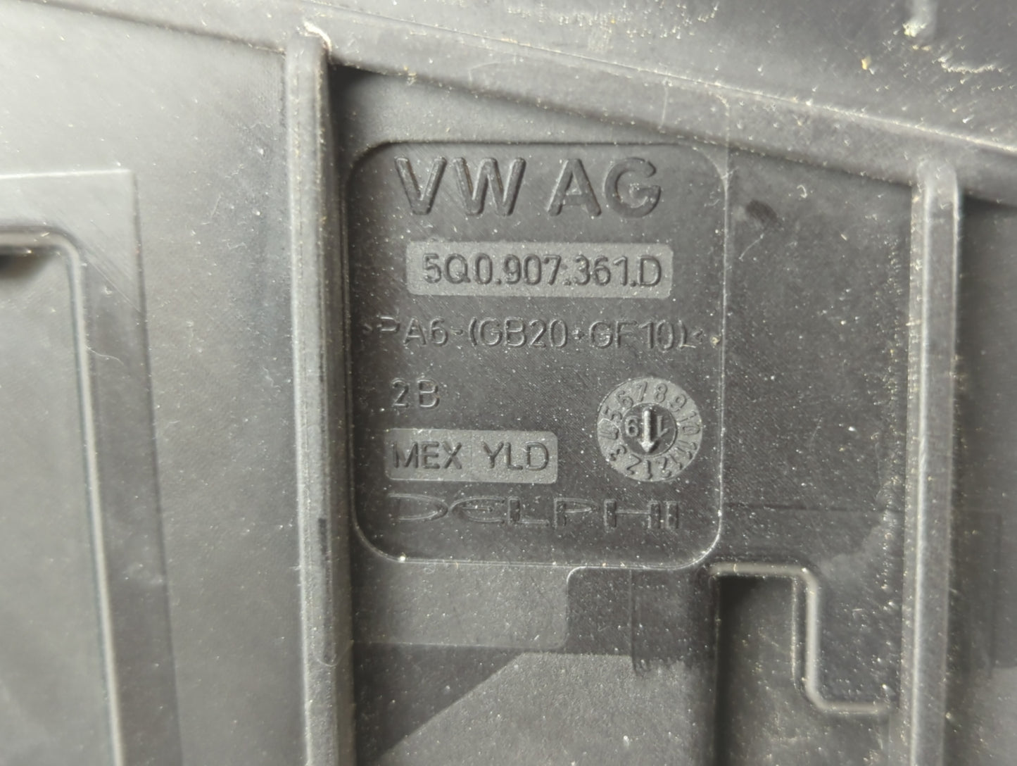 2020-2022 Volkswagen Atlas Fusebox Fuse Box Panel Relay Module P/N:5Q0 907 361 D Fits Fits 2020 2021 2022 OEM Used Auto Parts - Oemusedautoparts1.com