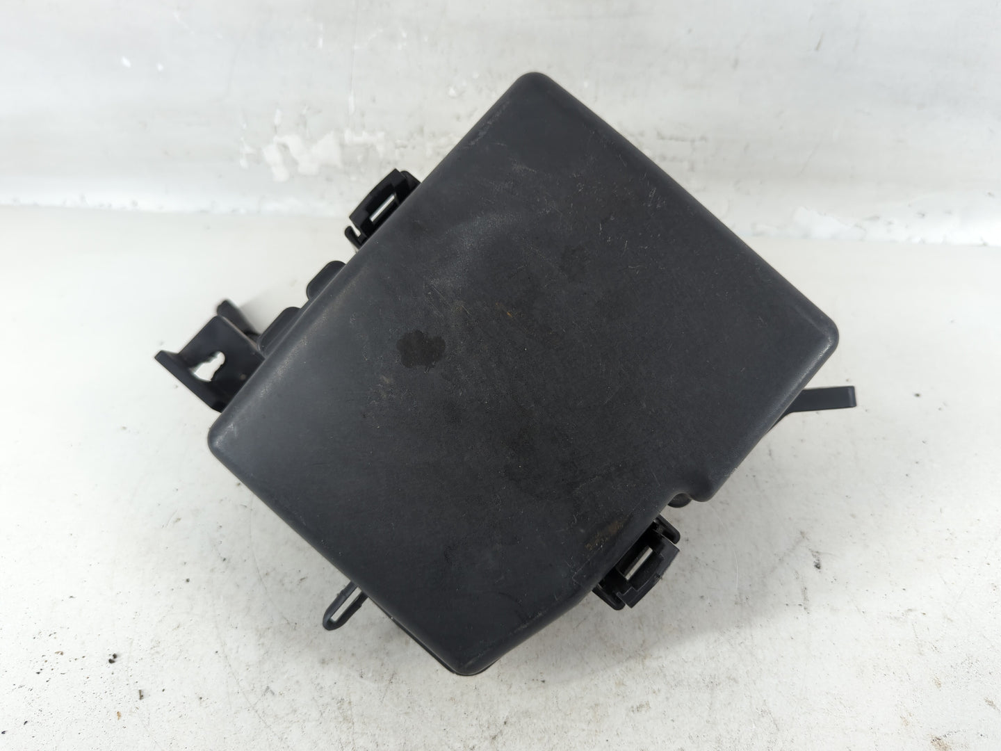 2011-2014 Hyundai Sonata Fusebox Fuse Box Panel Relay Module P/N:91950-3S712 Fits Fits 2011 2012 2013 2014 OEM Used Auto Parts - Oemusedautoparts1.com