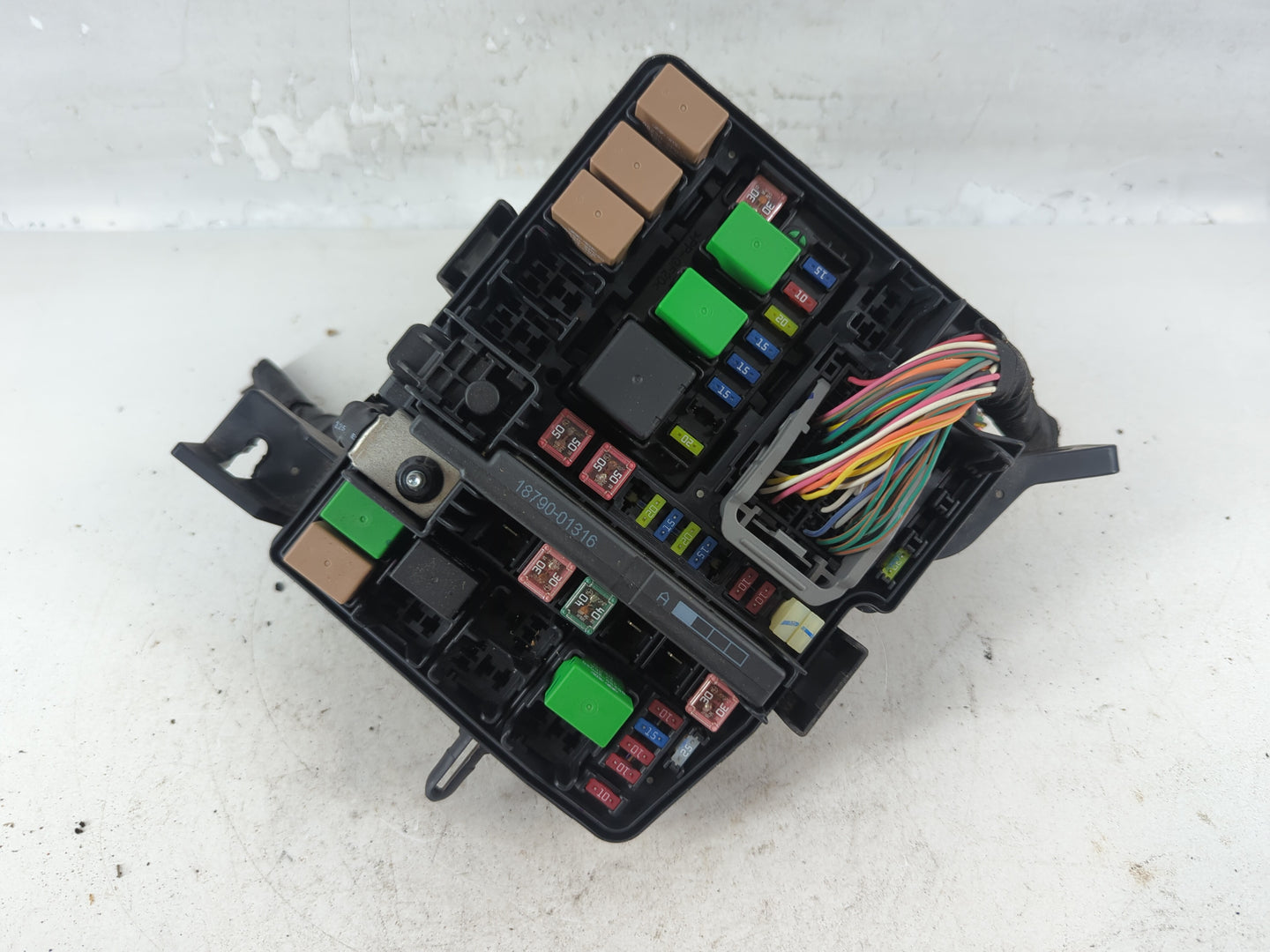 2011-2014 Hyundai Sonata Fusebox Fuse Box Panel Relay Module P/N:91950-3S712 Fits Fits 2011 2012 2013 2014 OEM Used Auto Parts - Oemusedautoparts1.com