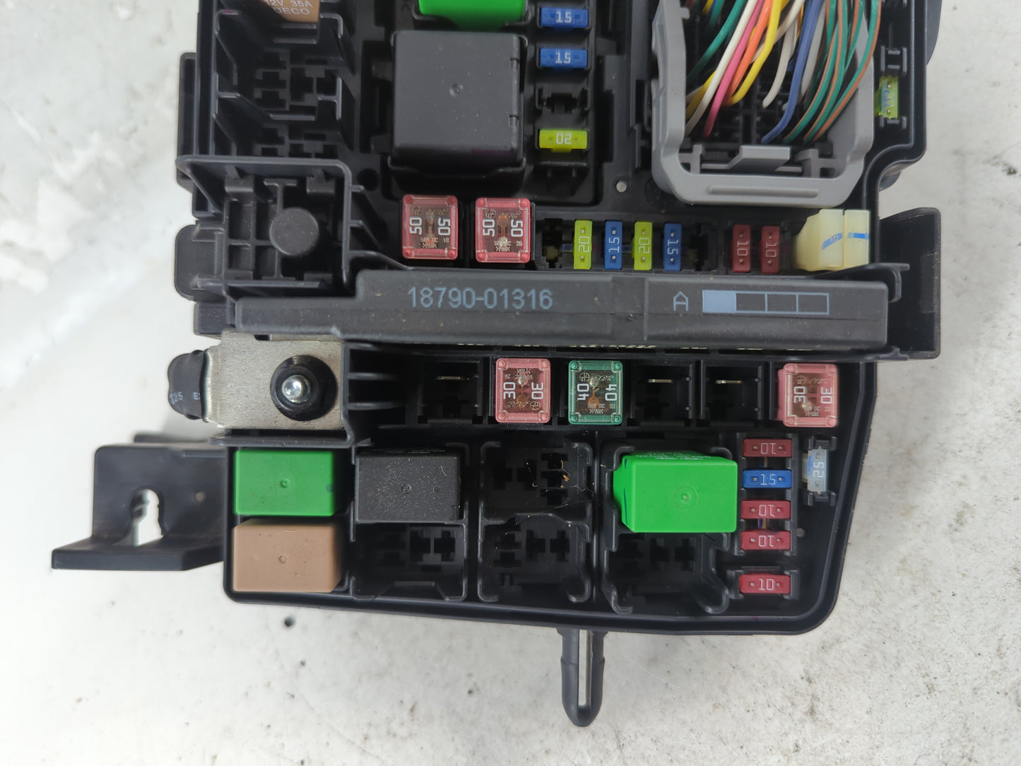 2011-2014 Hyundai Sonata Fusebox Fuse Box Panel Relay Module P/N:91950-3S712 Fits Fits 2011 2012 2013 2014 OEM Used Auto Parts - Oemusedautoparts1.com