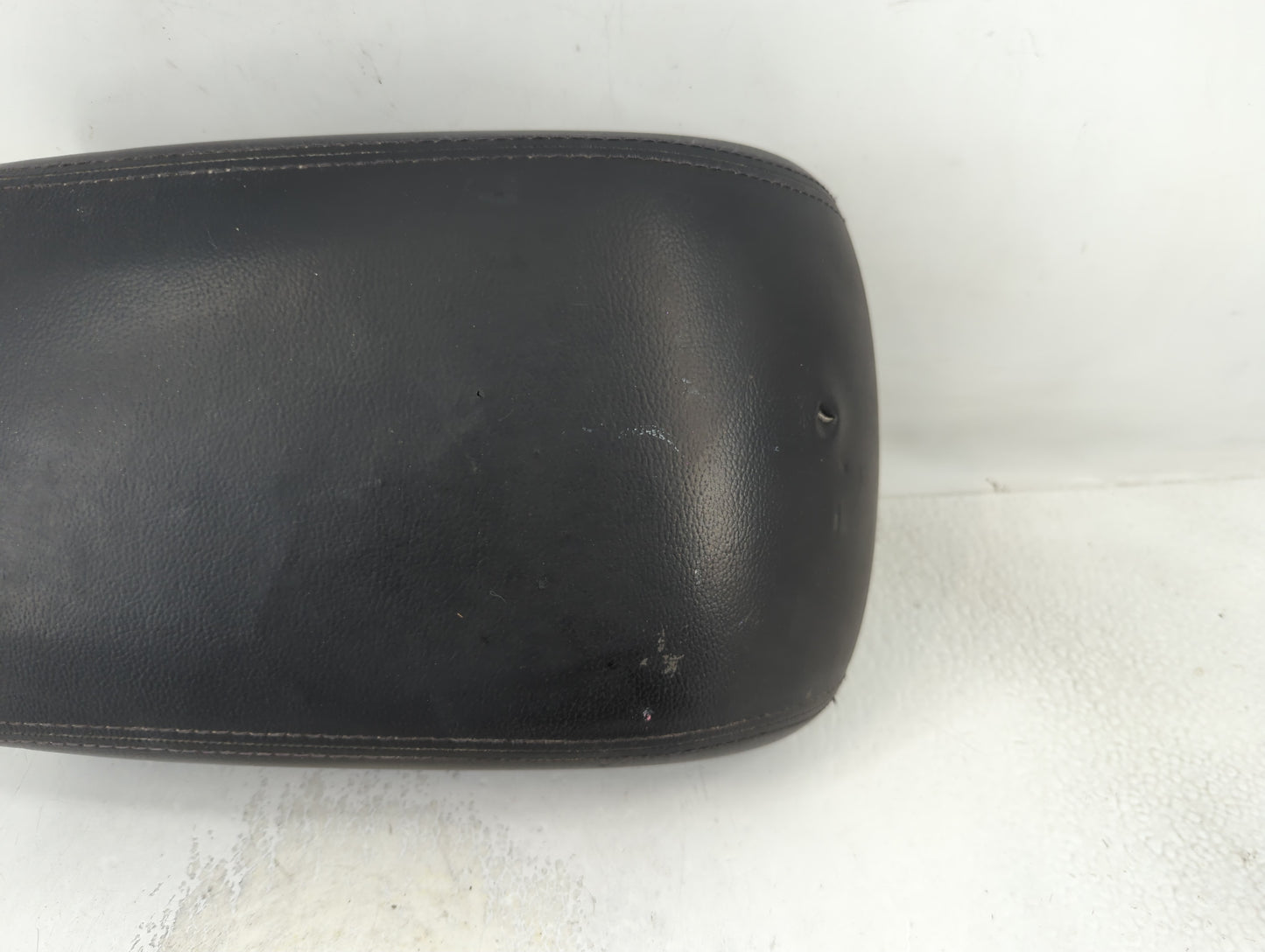 2014 Hyundai Santa Fe Center Console Armrest Cover Lid Fits OEM Used Auto Parts - Oemusedautoparts1.com