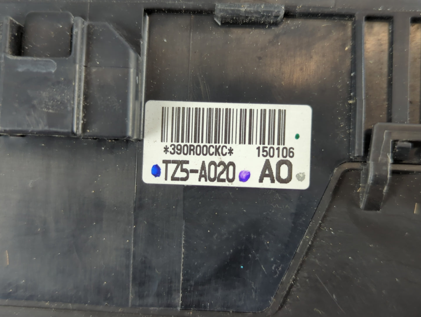 2016 Acura Mdx Fusebox Fuse Box Panel Relay Module P/N:390R01103 TZ5-A020 A0 Fits OEM Used Auto Parts - Oemusedautoparts1.com