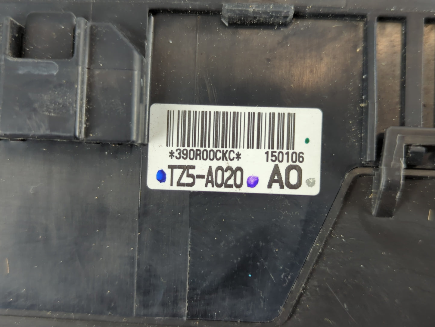 2016 Acura Mdx Fusebox Fuse Box Panel Relay Module P/N:390R01103 TZ5-A020 A0 Fits OEM Used Auto Parts - Oemusedautoparts1.com