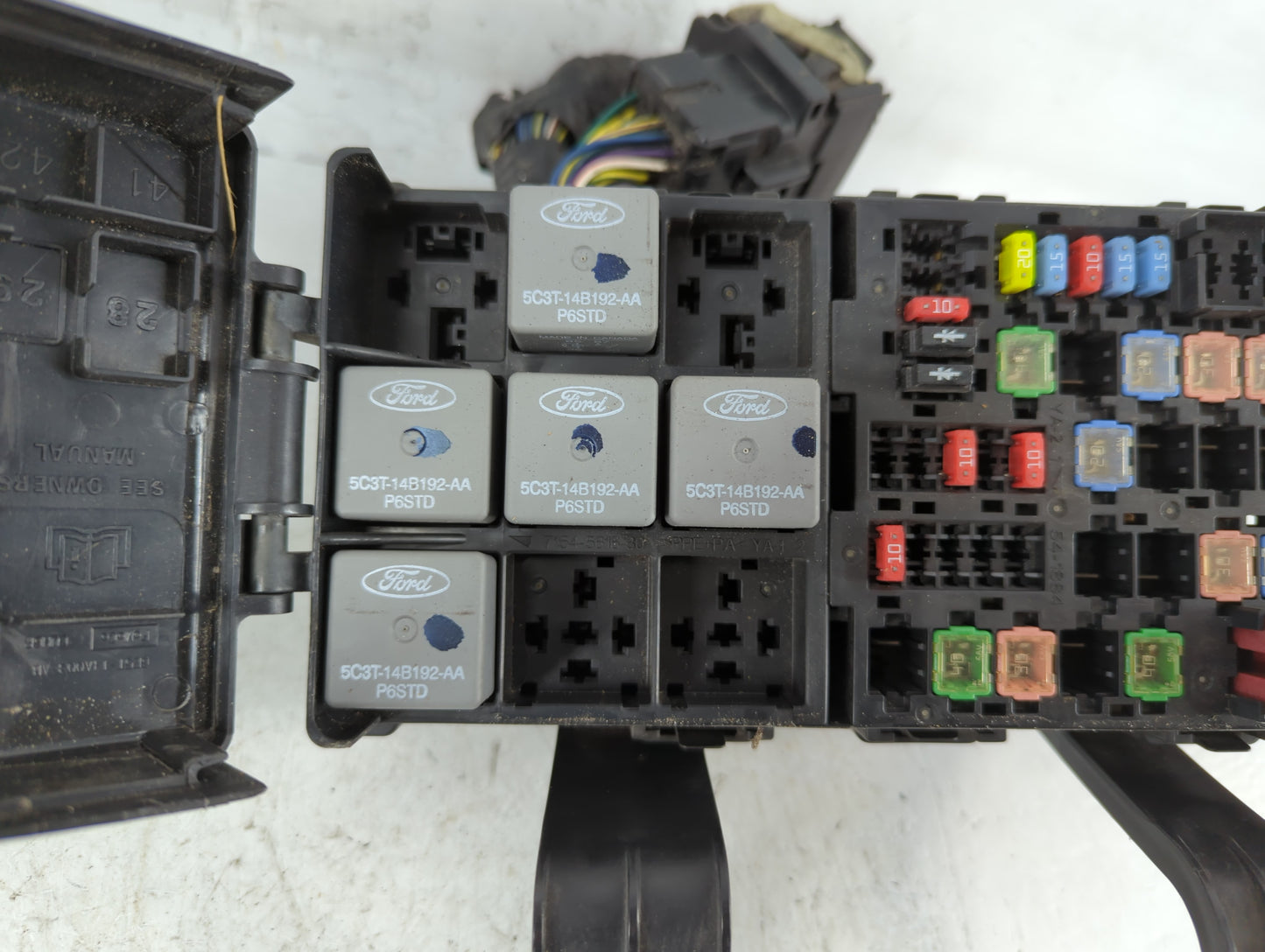 2010-2012 Ford Fusion Fusebox Fuse Box Panel Relay Module P/N:AE5T-14290-F Fits Fits 2010 2011 2012 OEM Used Auto Parts - Oemusedautoparts1.com