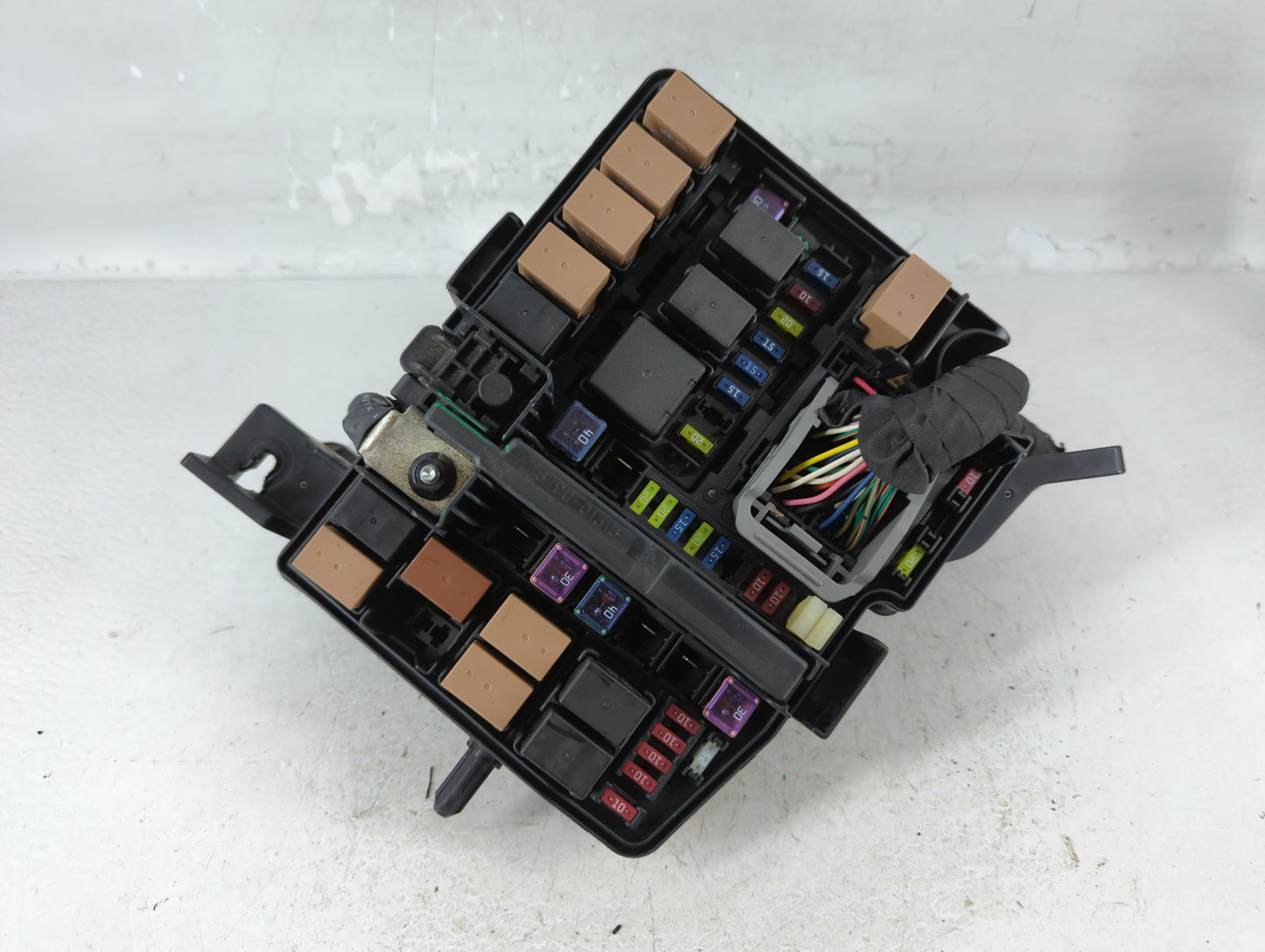 2011-2014 Hyundai Sonata Fusebox Fuse Box Panel Relay Module P/N:91950-3S710 Fits Fits 2011 2012 2013 2014 OEM Used Auto Parts - Oemusedautoparts1.com