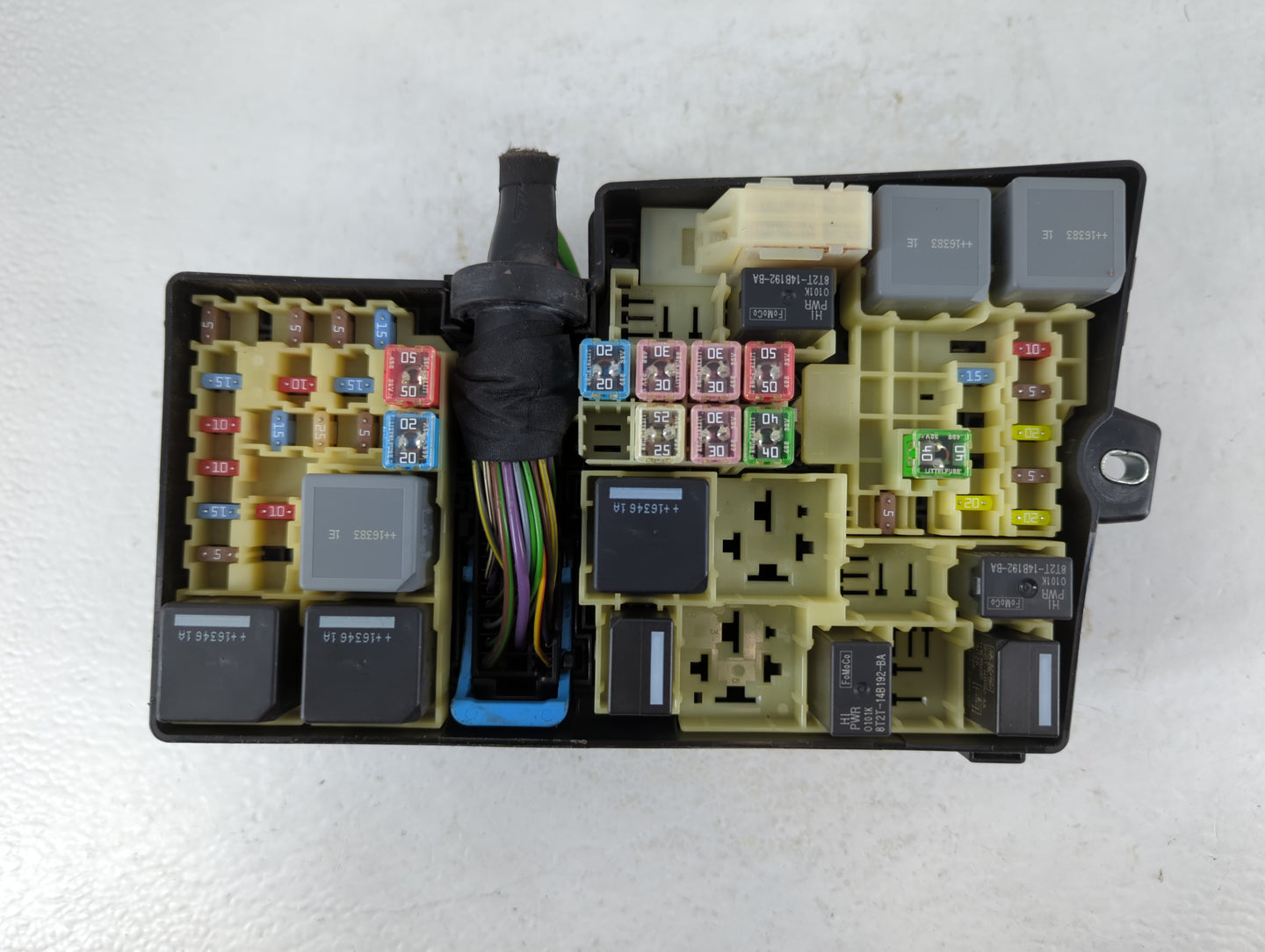 2017 Ford Escape Fusebox Fuse Box Panel Relay Module P/N:E02345500 AV6T-14A067-AD Fits OEM Used Auto Parts - Oemusedautoparts1.com