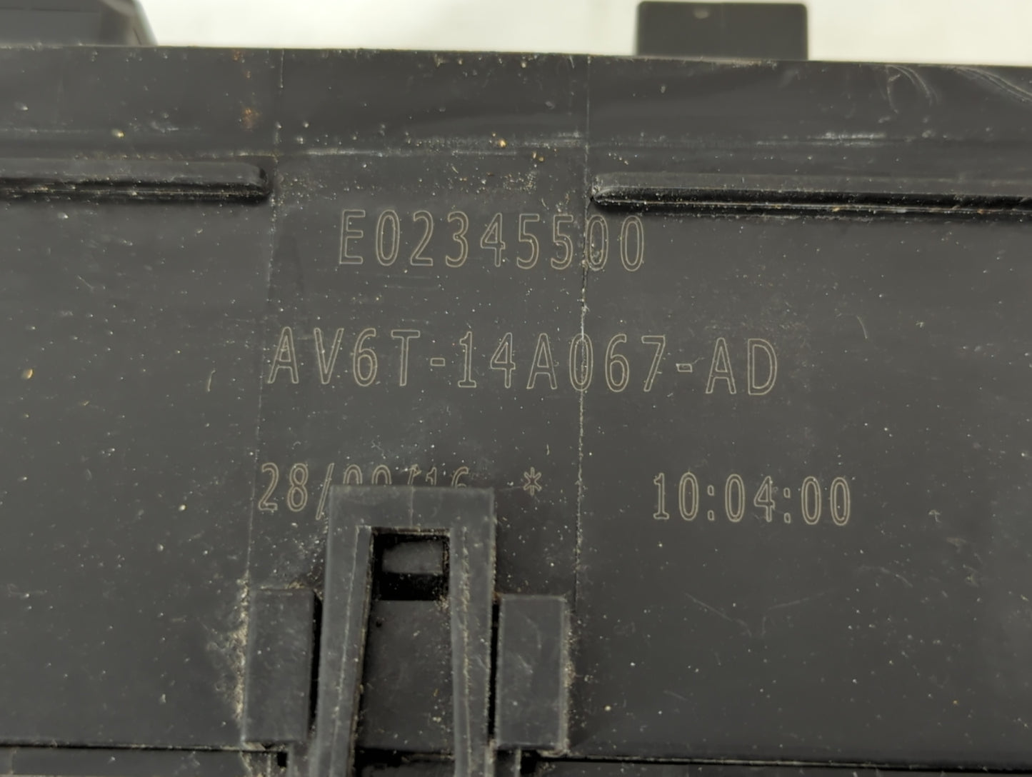 2017 Ford Escape Fusebox Fuse Box Panel Relay Module P/N:E02345500 AV6T-14A067-AD Fits OEM Used Auto Parts - Oemusedautoparts1.com