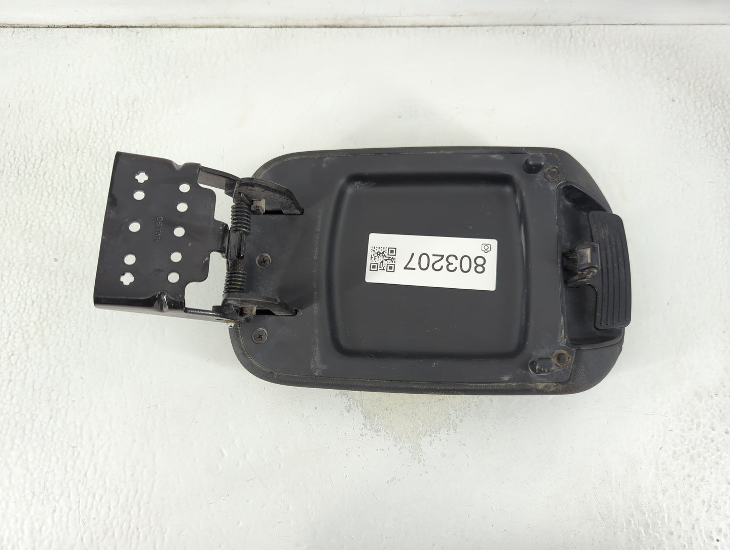 2018-2021 Hyundai Kona Center Console Armrest Cover Lid P/N:OS LWR Fits Fits 2018 2019 2020 2021 OEM Used Auto Parts - Oemusedautoparts1.com